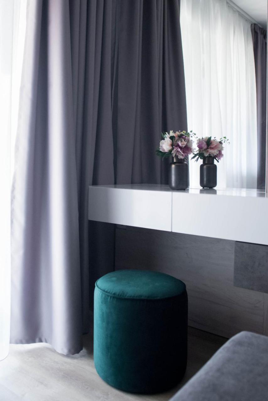 Charlotte - 2 Bedrooms *