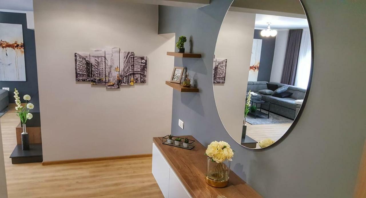 Charlotte - 2 Bedrooms * Oradea